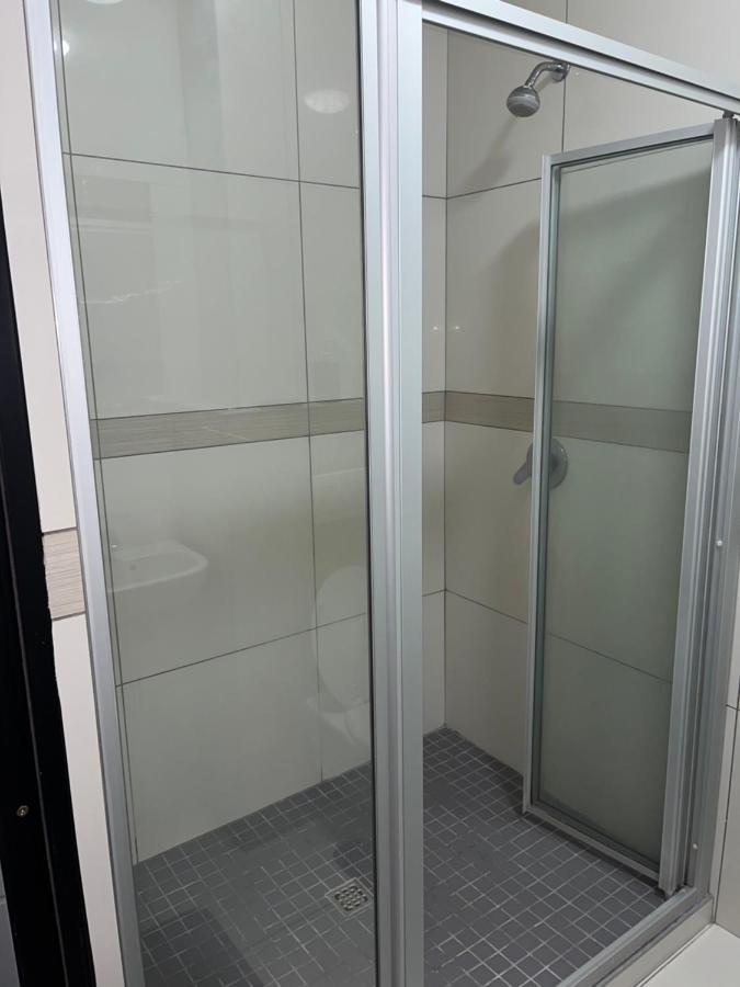 Apartamento The Den Marensky Towers Windhoek Exterior foto